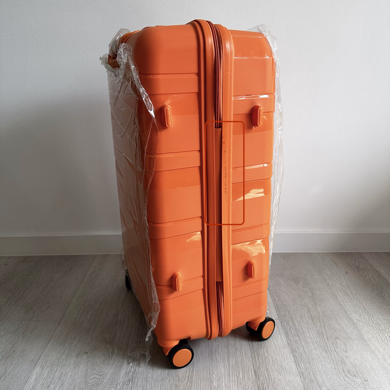 Чемодан Activ L Orange Уценка 2