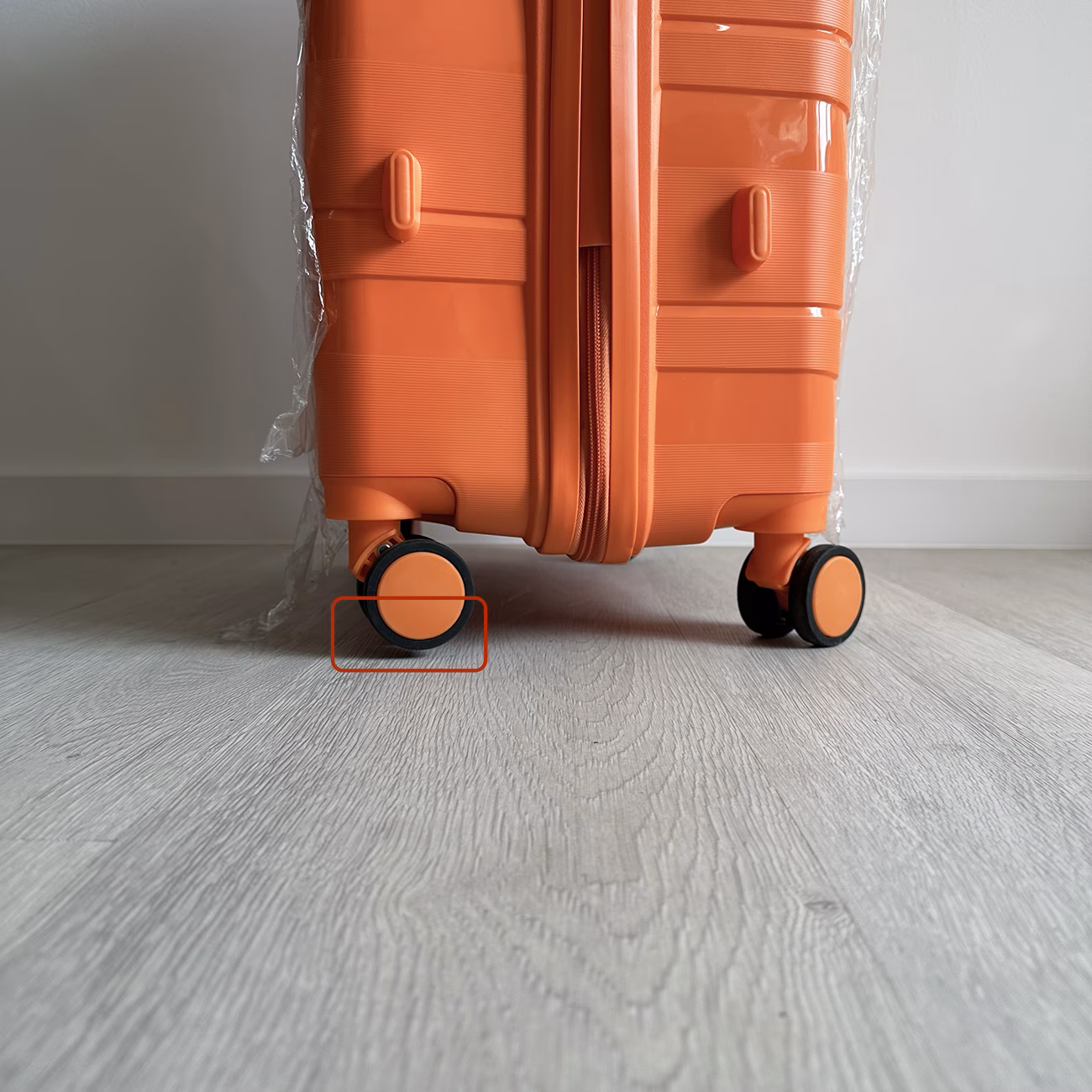 Чемодан Activ L Orange Уценка 3
