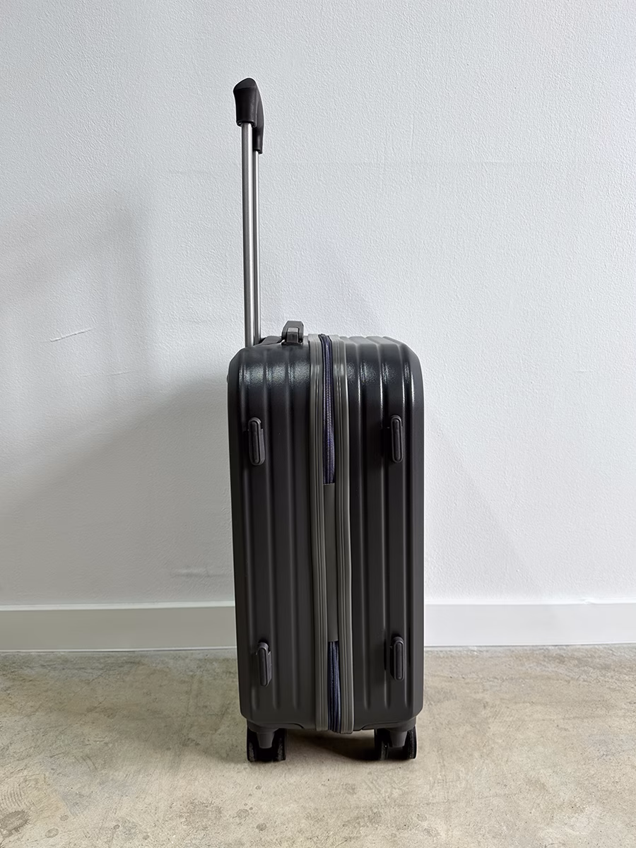 Чемодан Connect S Space Gray 3