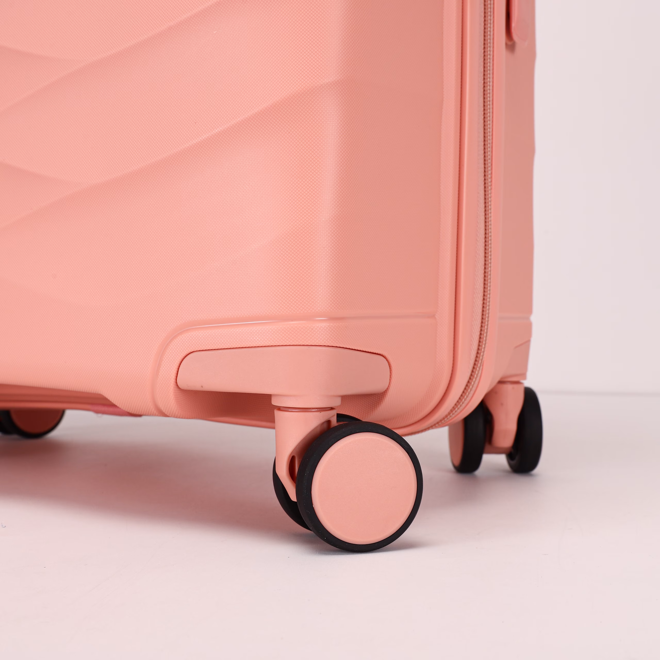 Чемодан Diamond M Coral Pink с расширением 12