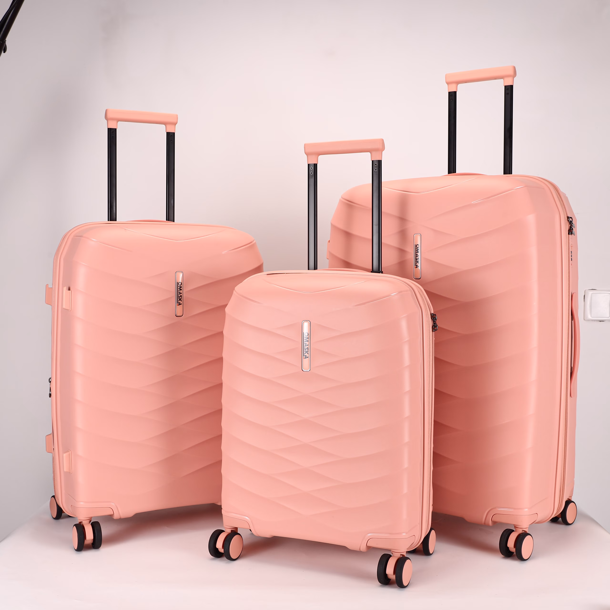 Чемодан Diamond M Coral Pink с расширением 15