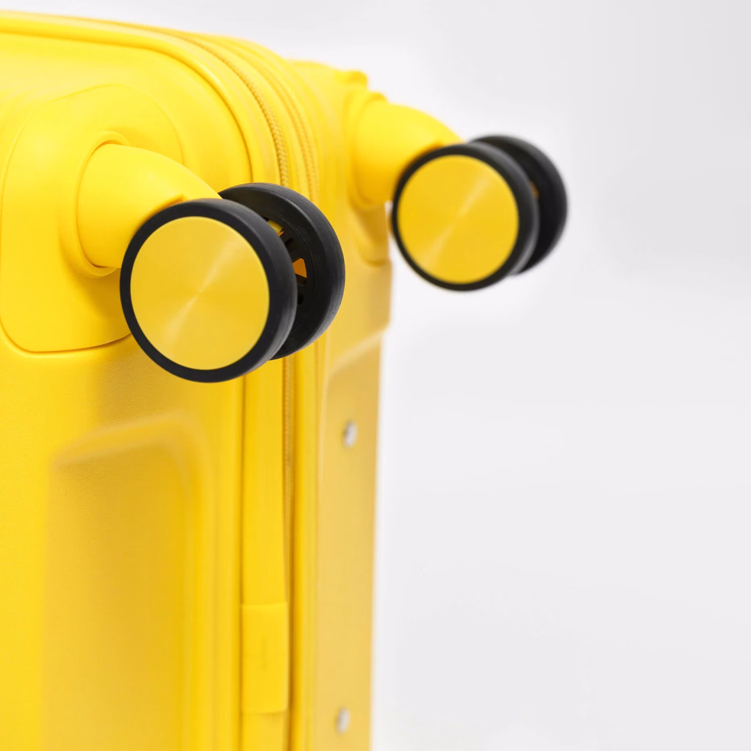 Чемодан Fly L Yellow 3