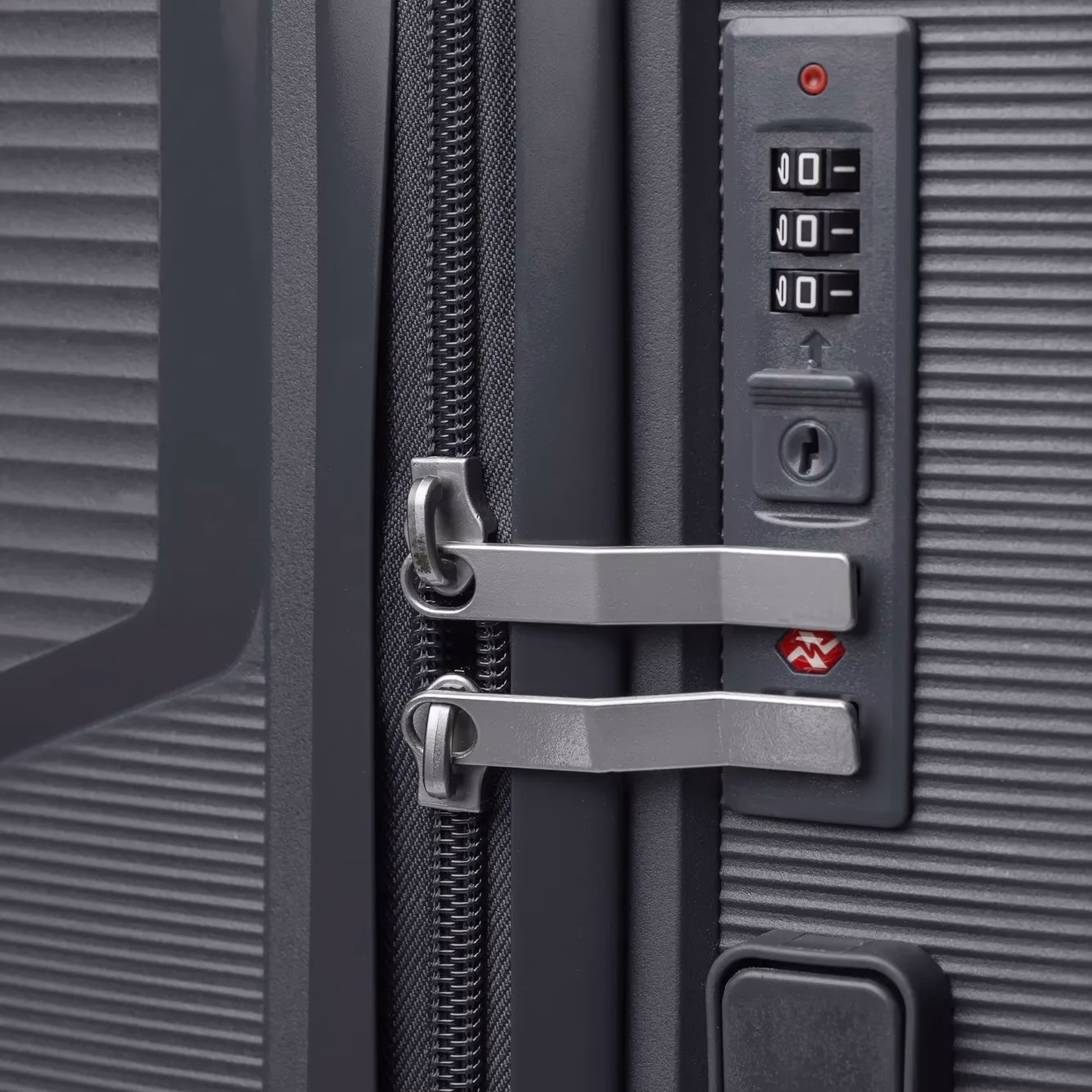 Чемодан Fly M Anthracite 5