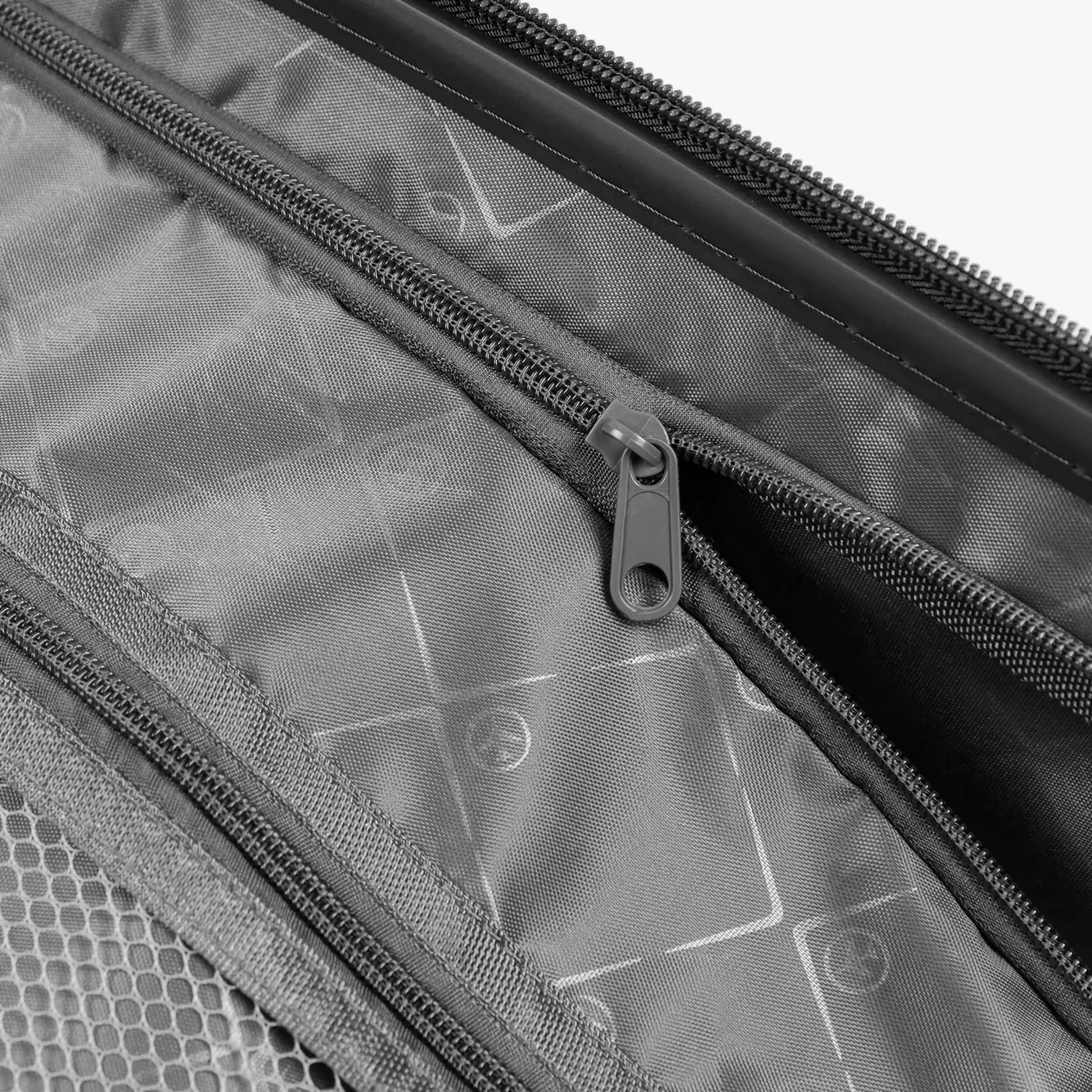 Чемодан Fly M Night Black 9