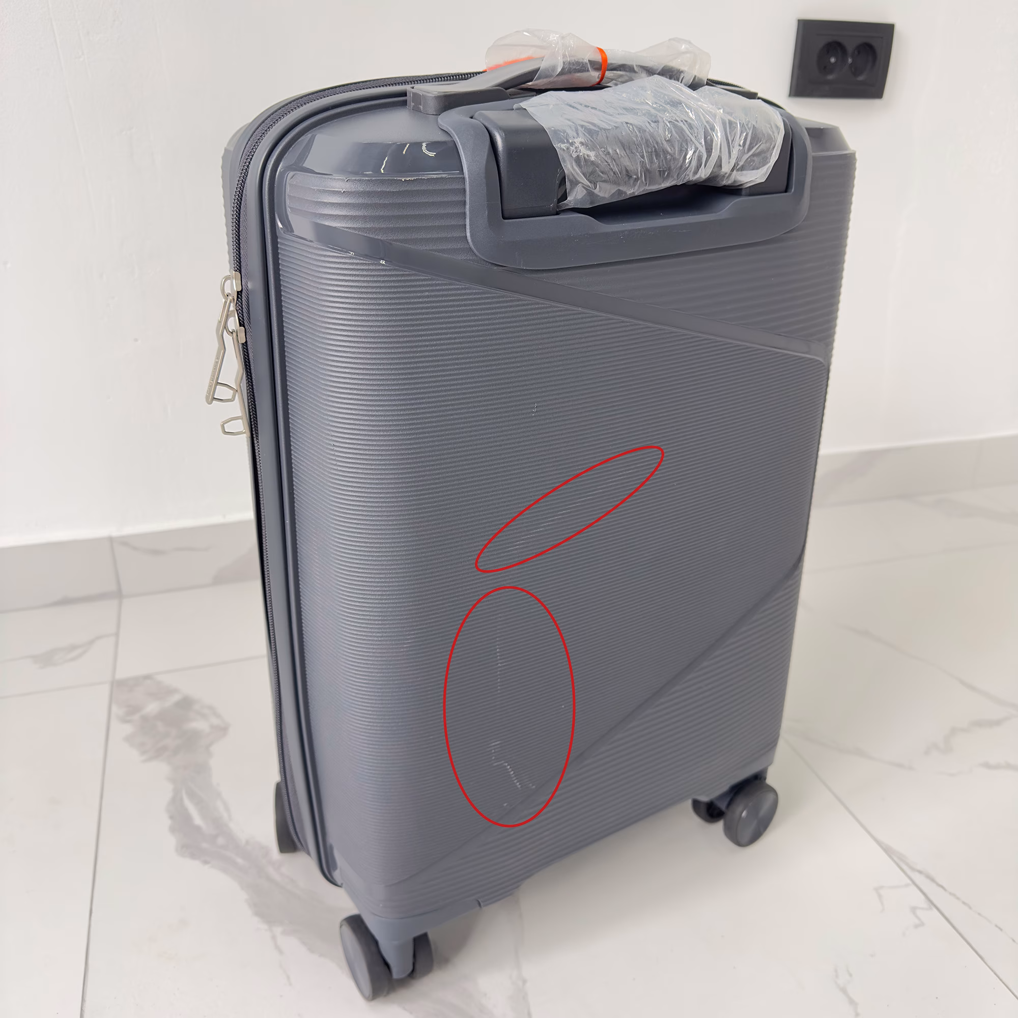 Чемодан Fly S Anthracite Front Pocket Уценка 2