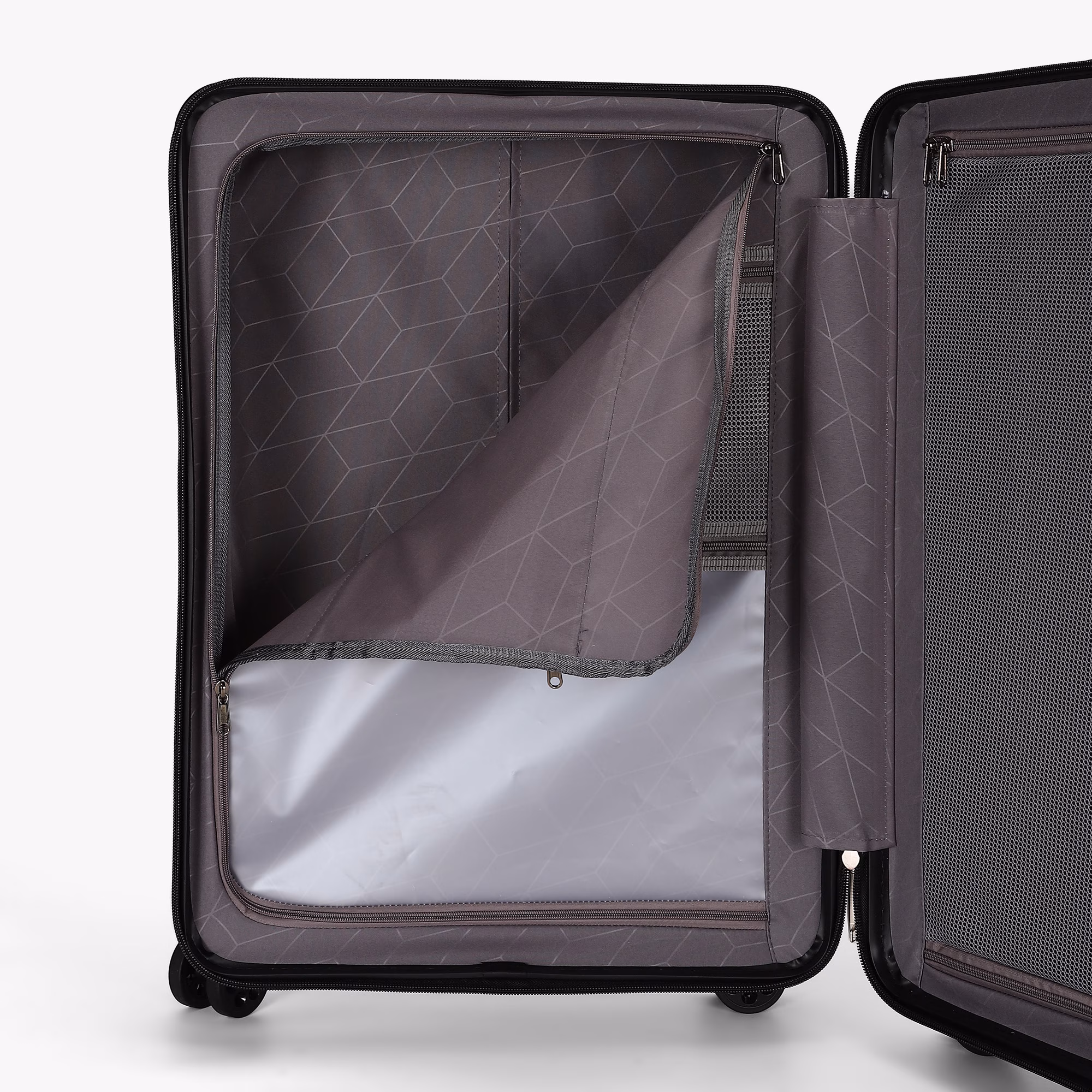 Чемодан Onyx M Jet Black 12