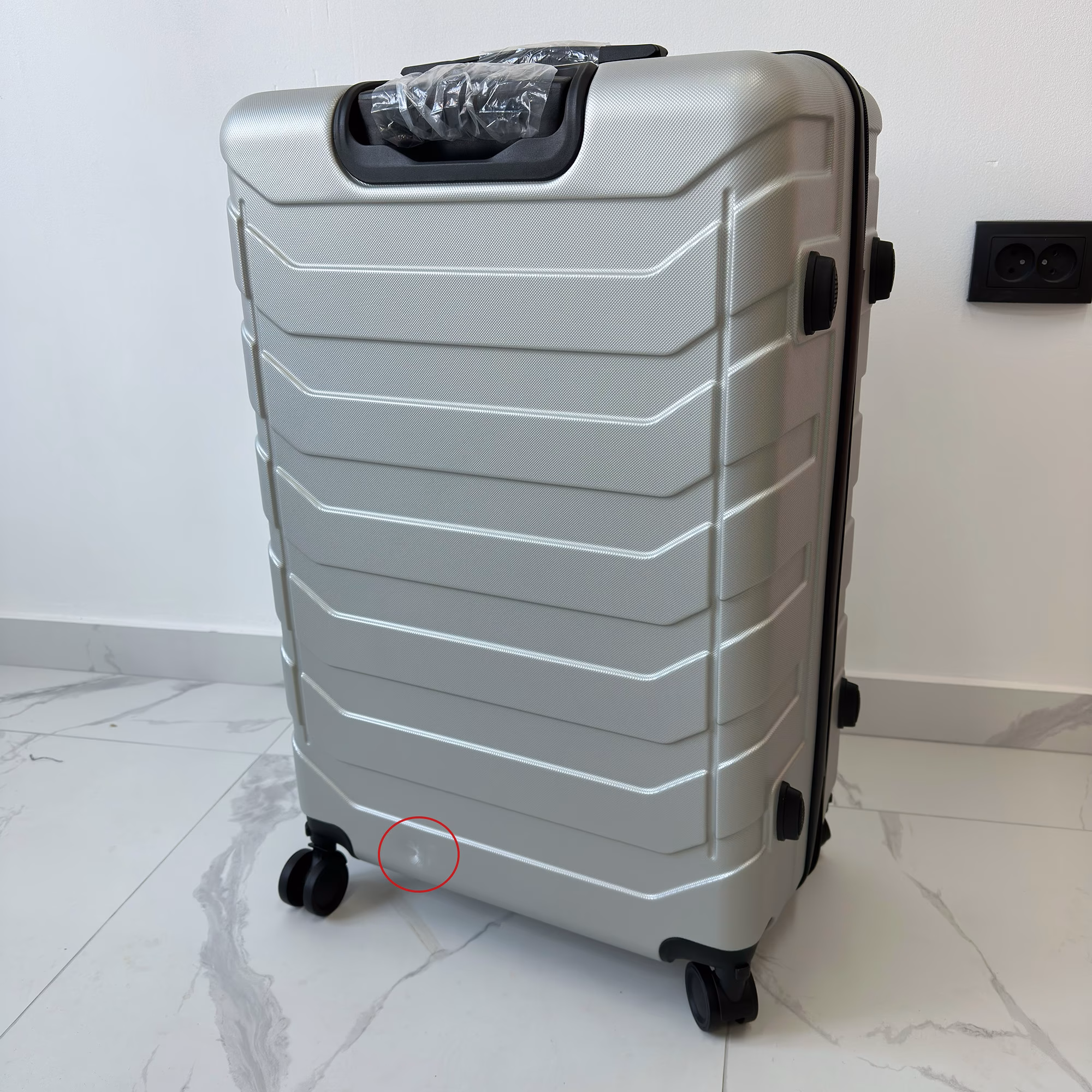 Чемодан Titan XL Plus Silver Уценка 2