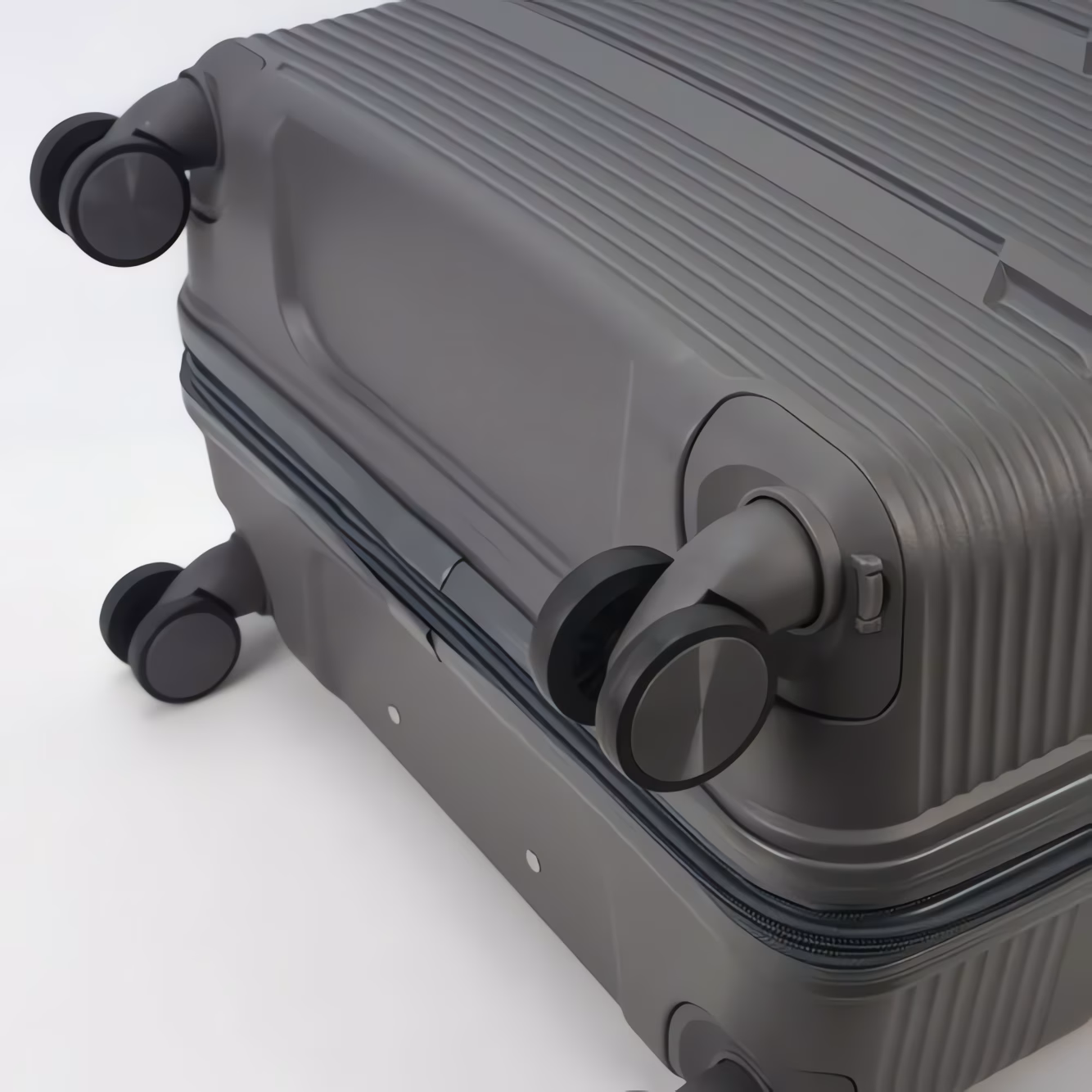 Чемодан Travel M Dark Gray 2